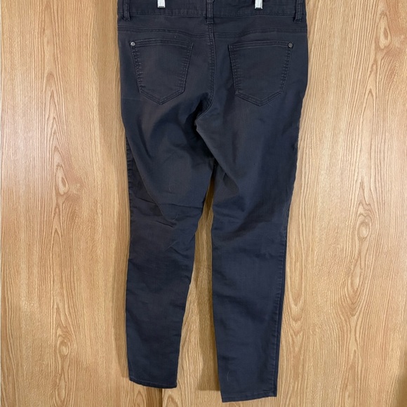 Forever 21 Charcoal Gray Stretch Denim Straight Leg Jeans - Picture 3 of 5